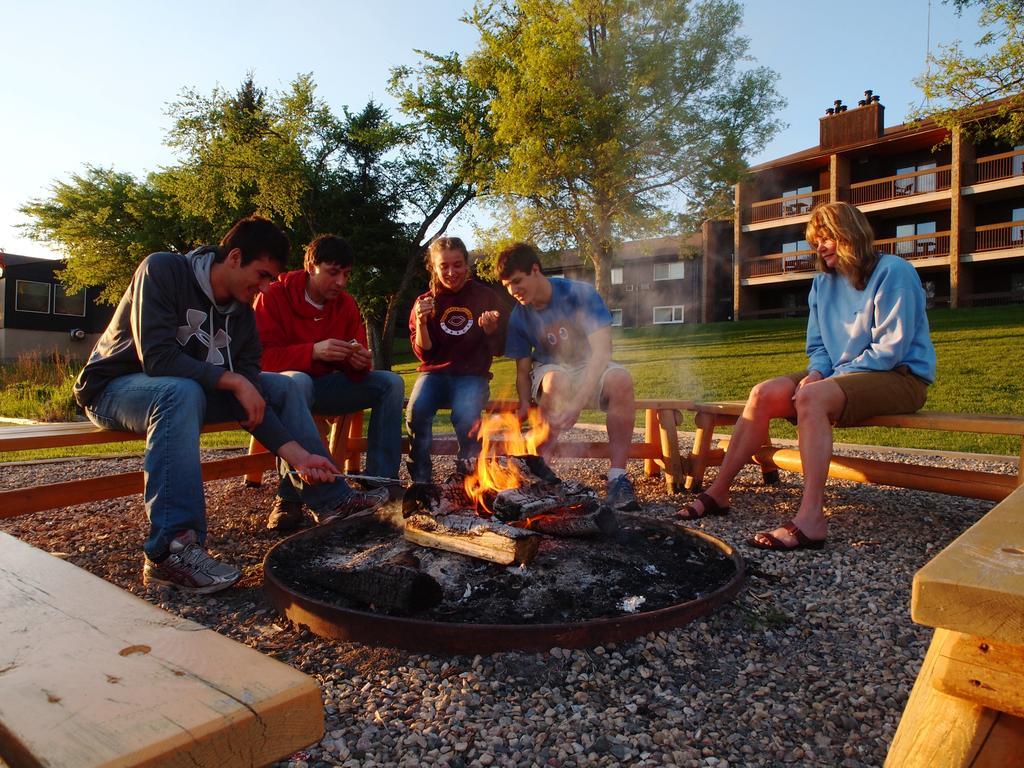 Elkhorn Resort, Spa, And Conference Centre Wasagaming Extérieur photo