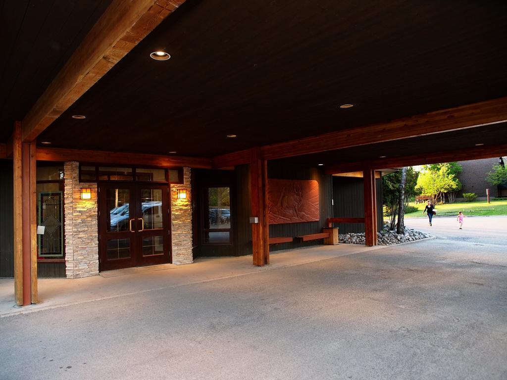 Elkhorn Resort, Spa, And Conference Centre Wasagaming Extérieur photo