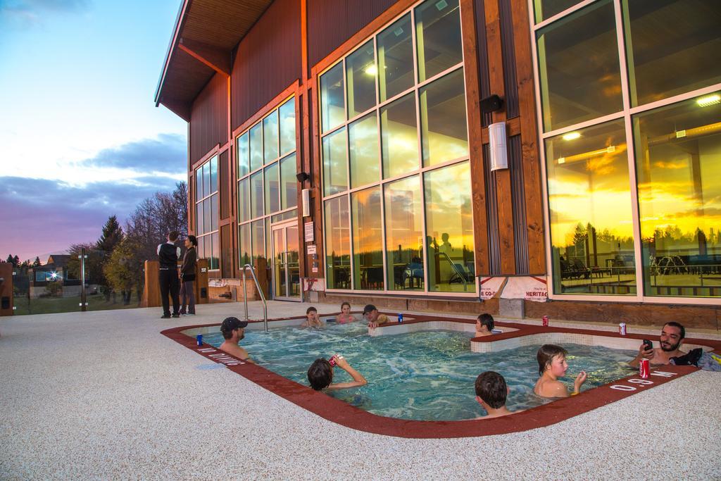 Elkhorn Resort, Spa, And Conference Centre Wasagaming Extérieur photo