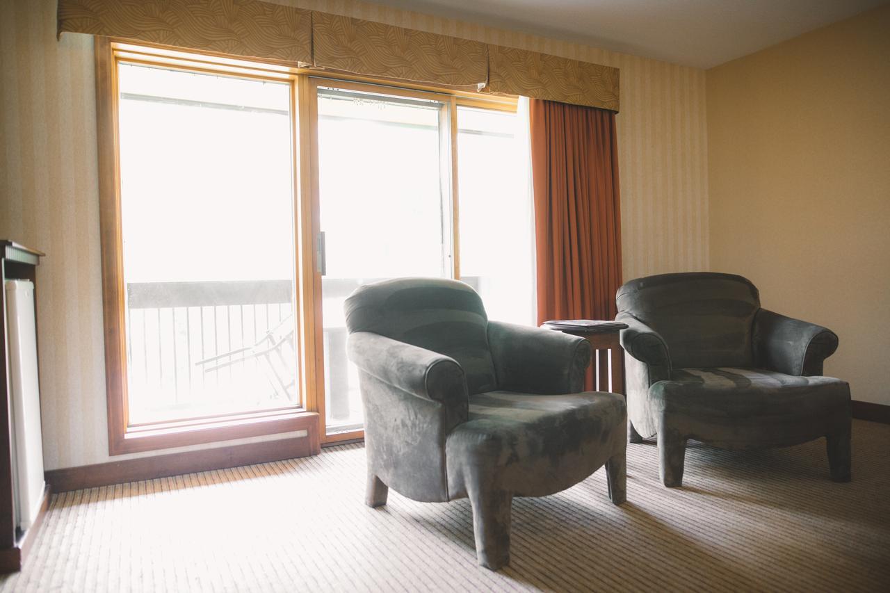 Elkhorn Resort, Spa, And Conference Centre Wasagaming Extérieur photo