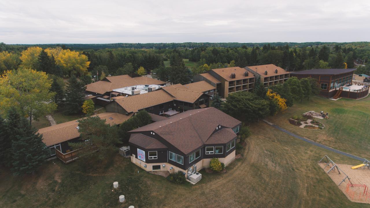 Elkhorn Resort, Spa, And Conference Centre Wasagaming Extérieur photo