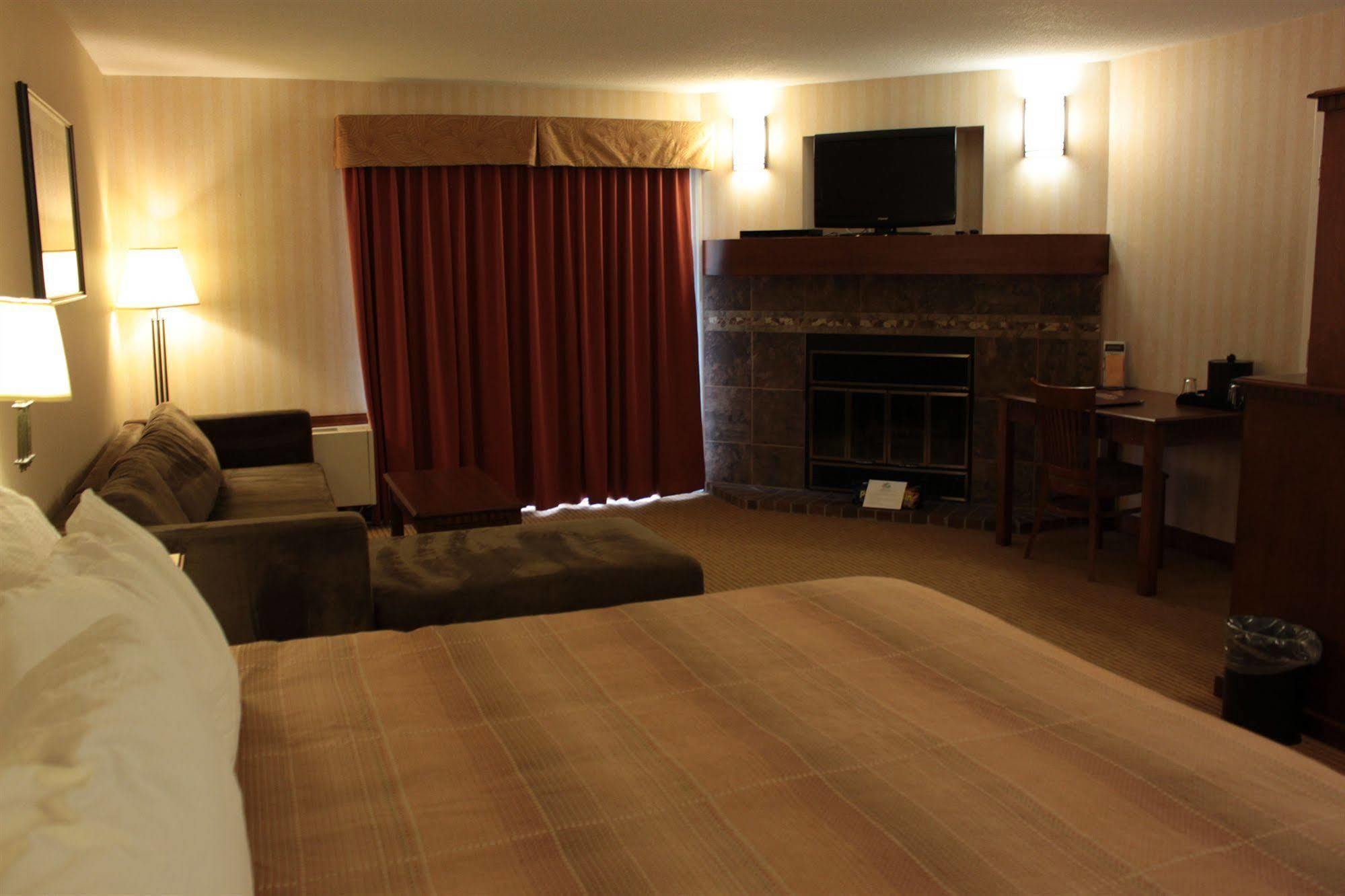 Elkhorn Resort, Spa, And Conference Centre Wasagaming Extérieur photo