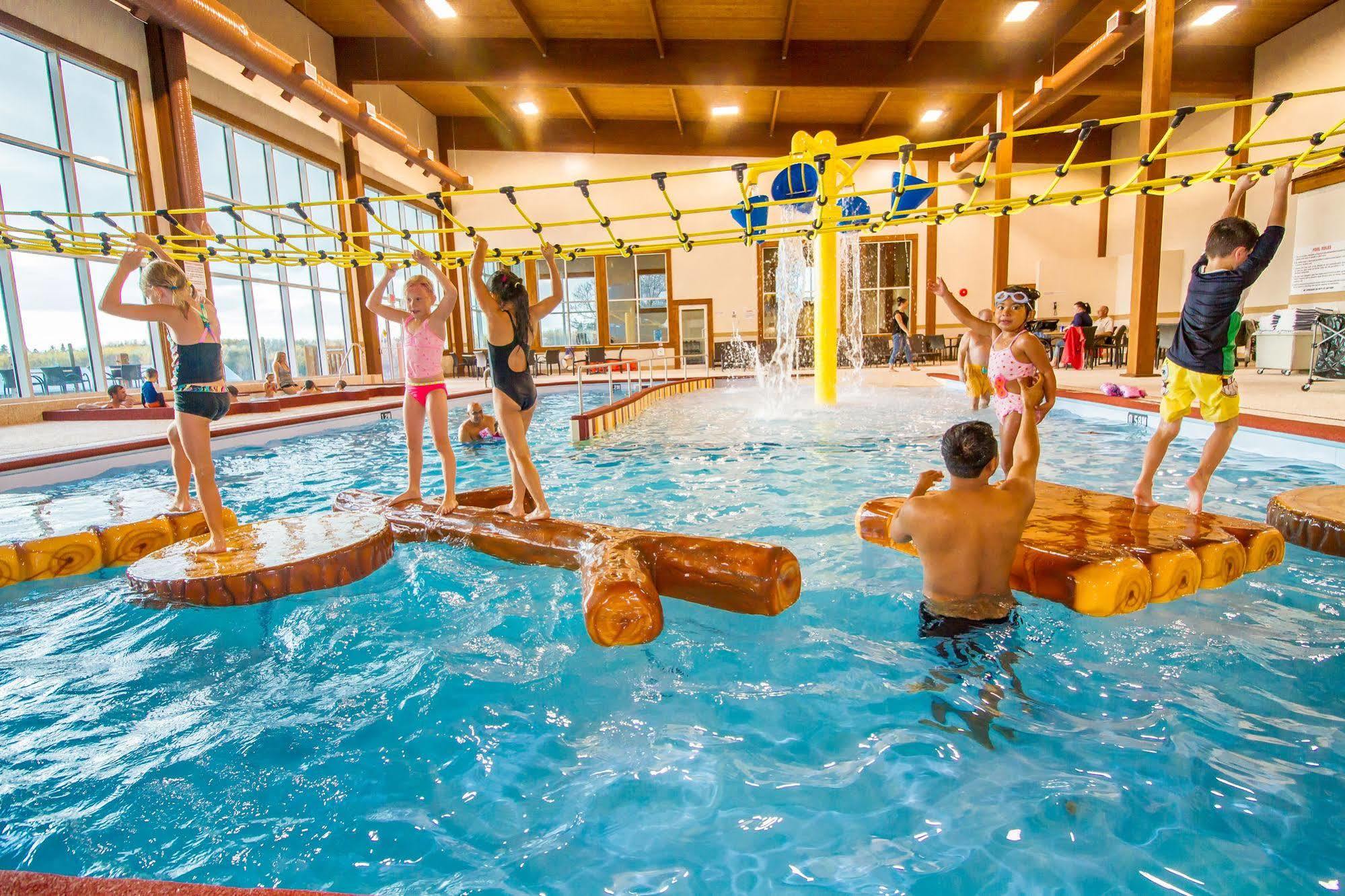 Elkhorn Resort, Spa, And Conference Centre Wasagaming Extérieur photo