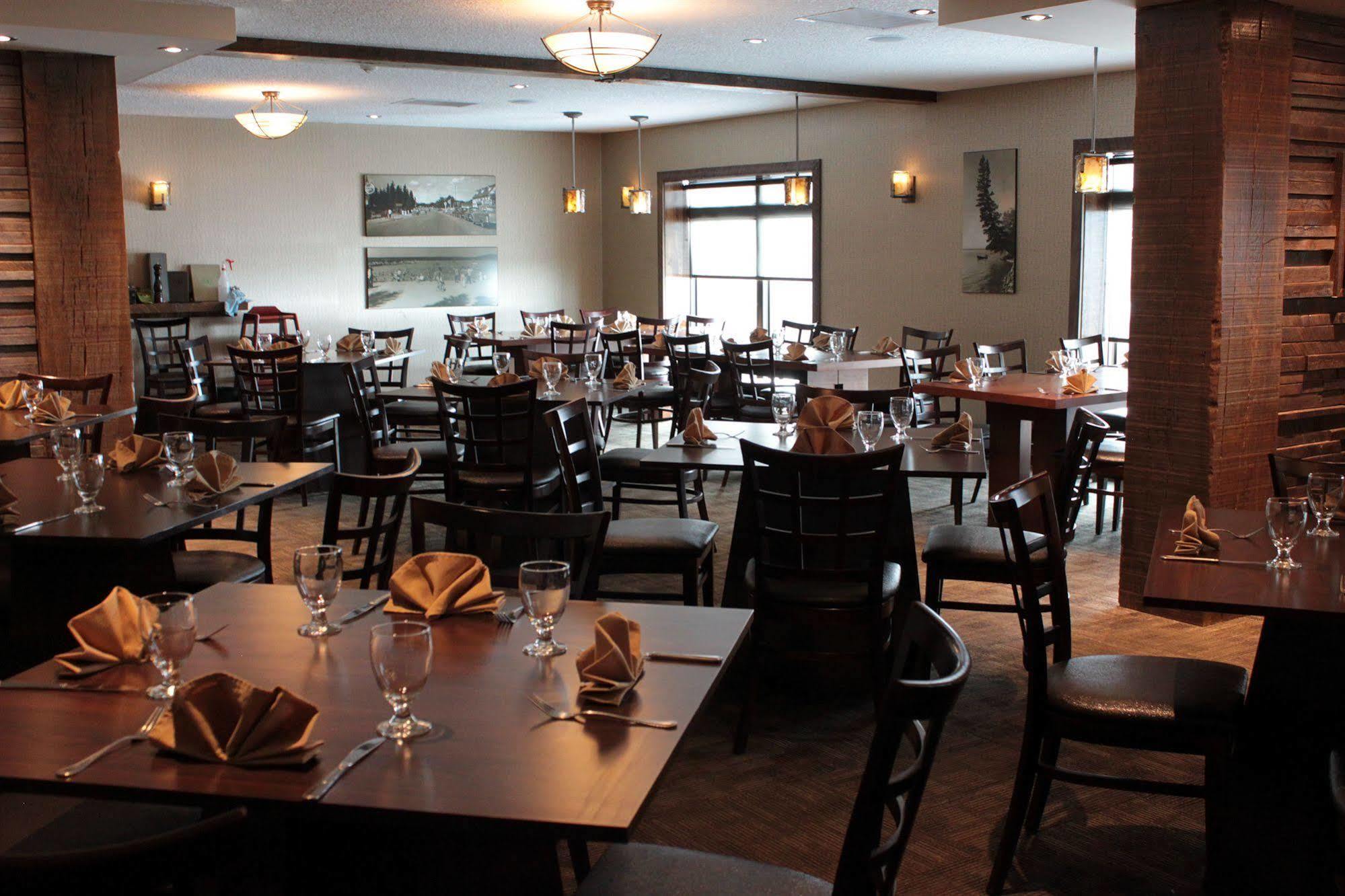 Elkhorn Resort, Spa, And Conference Centre Wasagaming Extérieur photo