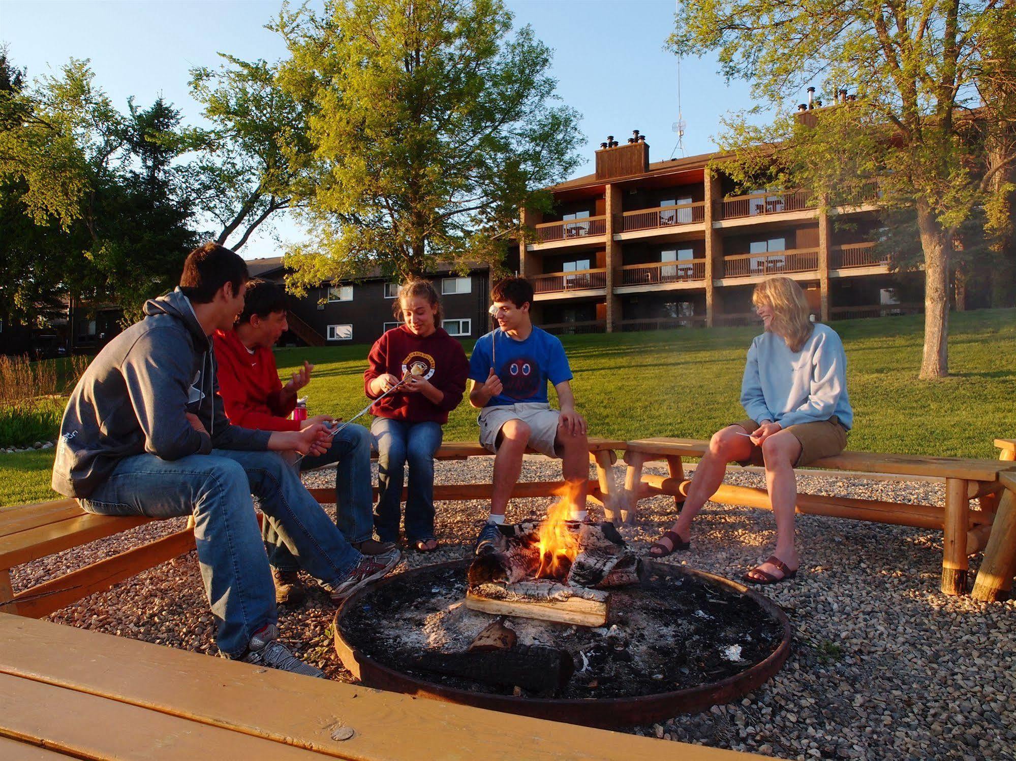 Elkhorn Resort, Spa, And Conference Centre Wasagaming Extérieur photo