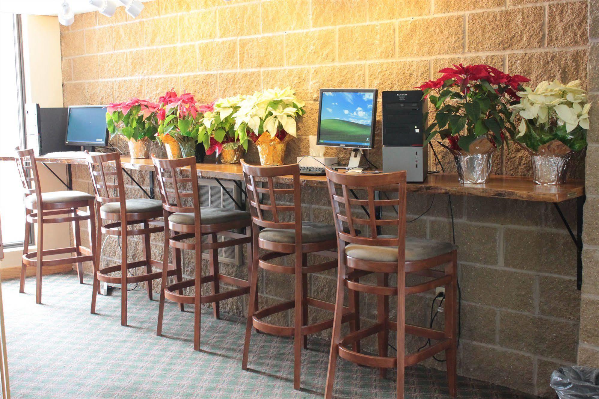 Elkhorn Resort, Spa, And Conference Centre Wasagaming Extérieur photo